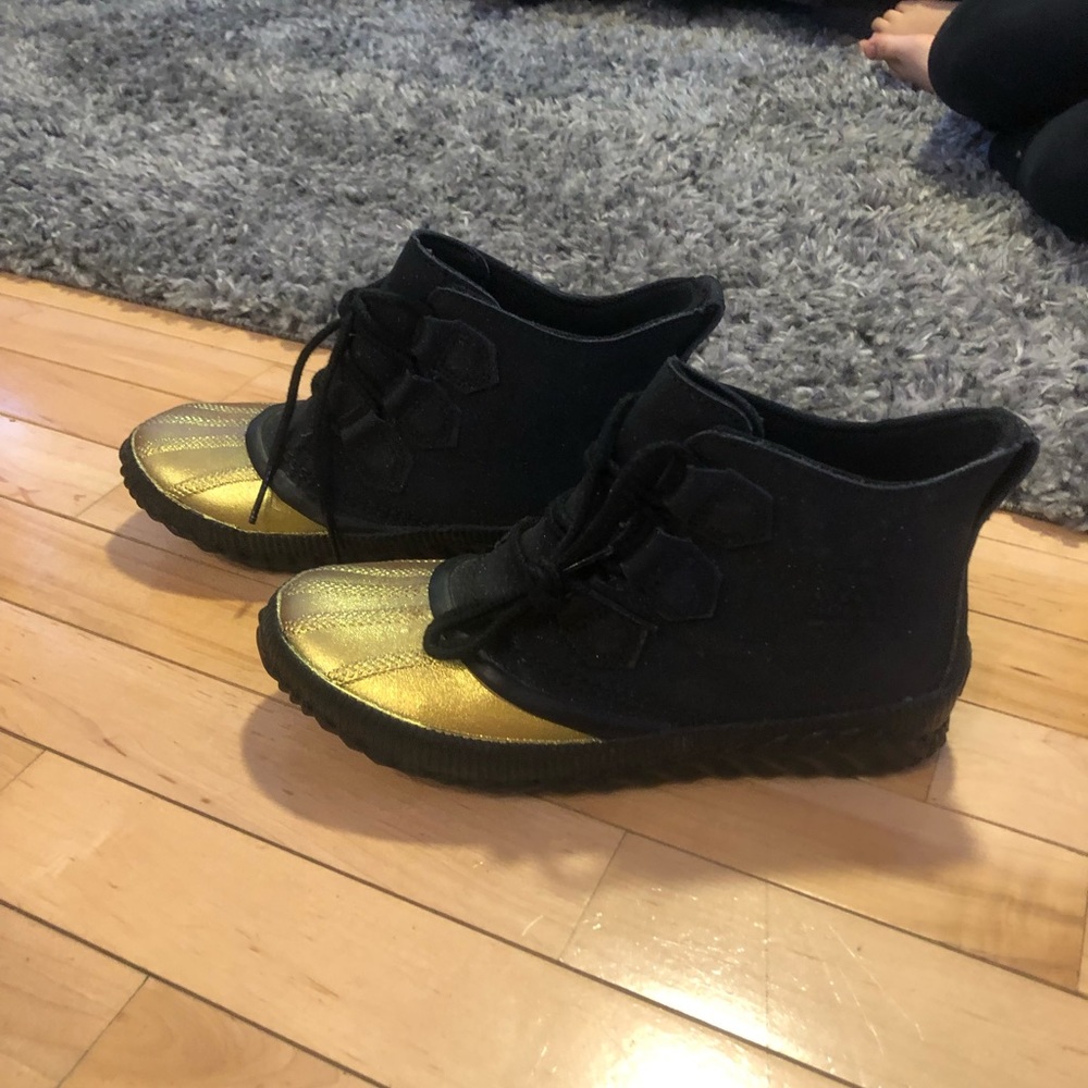 Sorel waterproof booties